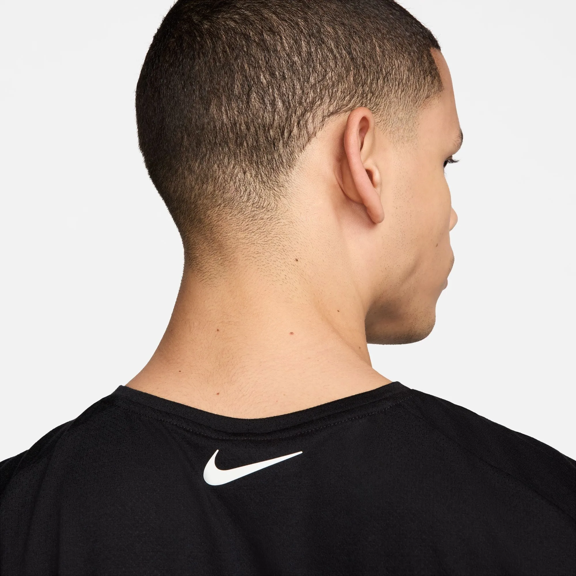 Nike Men's Rise 365 Prefontaine Run Energy Tee Black / Summit White