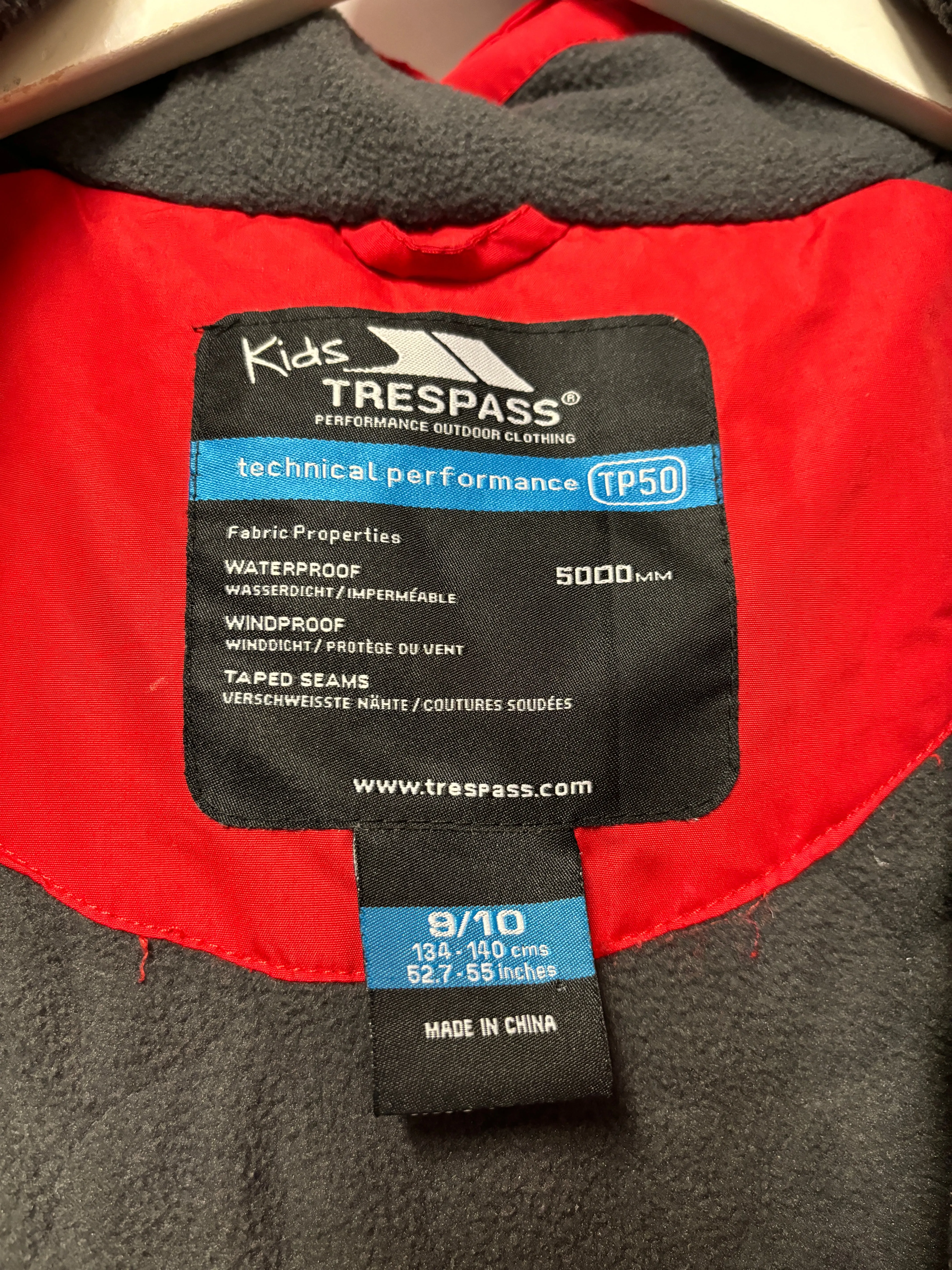 Trespass TP50 Red Insulated Ski Jacket 9/10 Yrs